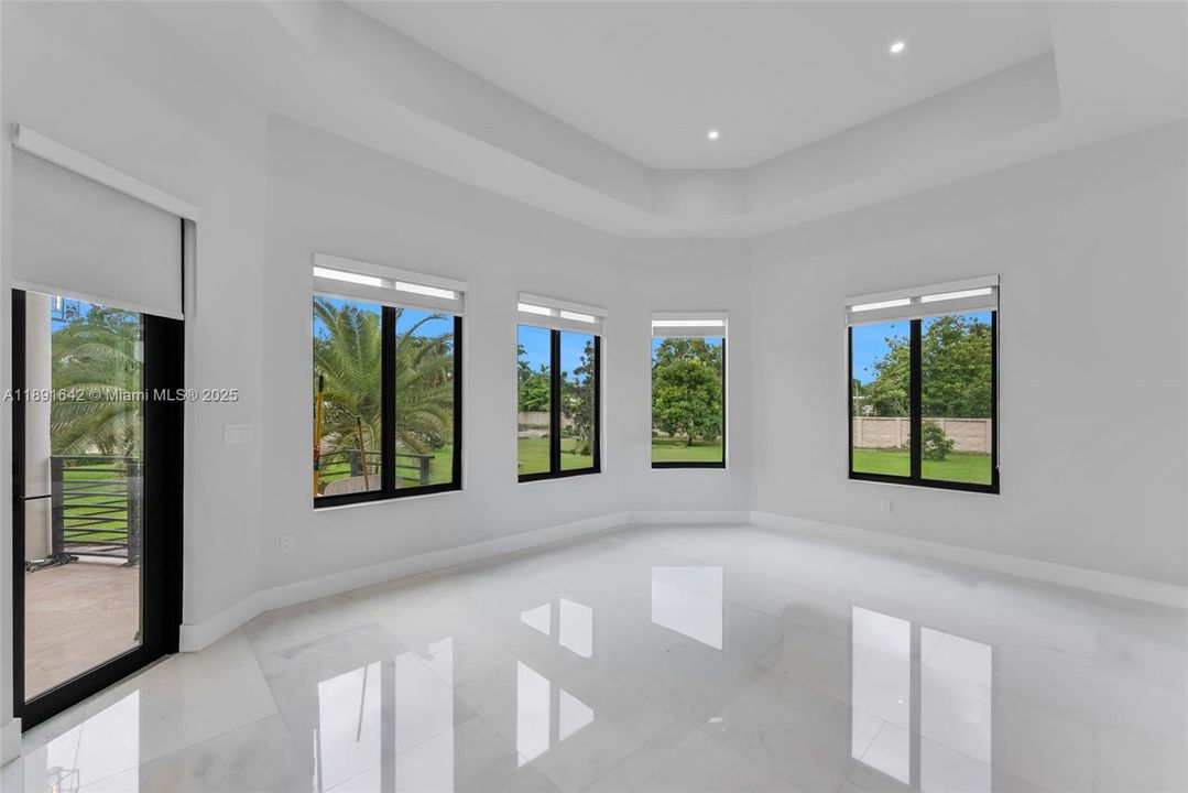 待售: $7,500,000 (8 贝兹, 8 浴室, 6665 平方英尺)