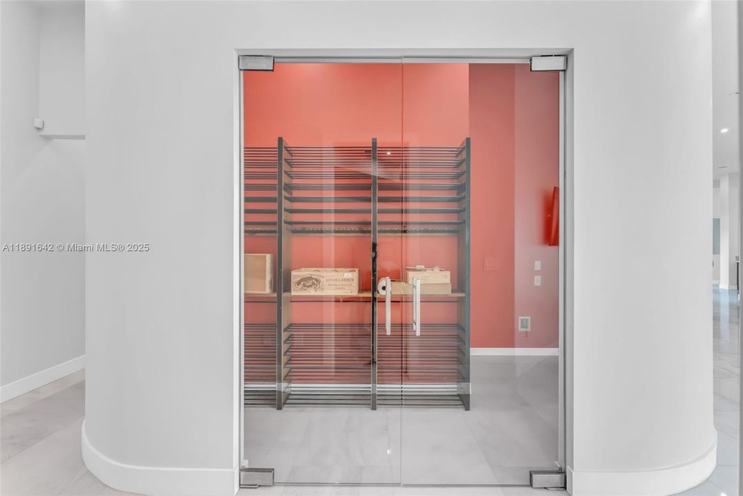 待售: $7,500,000 (8 贝兹, 8 浴室, 6665 平方英尺)