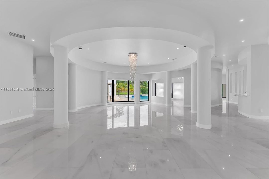 待售: $7,500,000 (8 贝兹, 8 浴室, 6665 平方英尺)