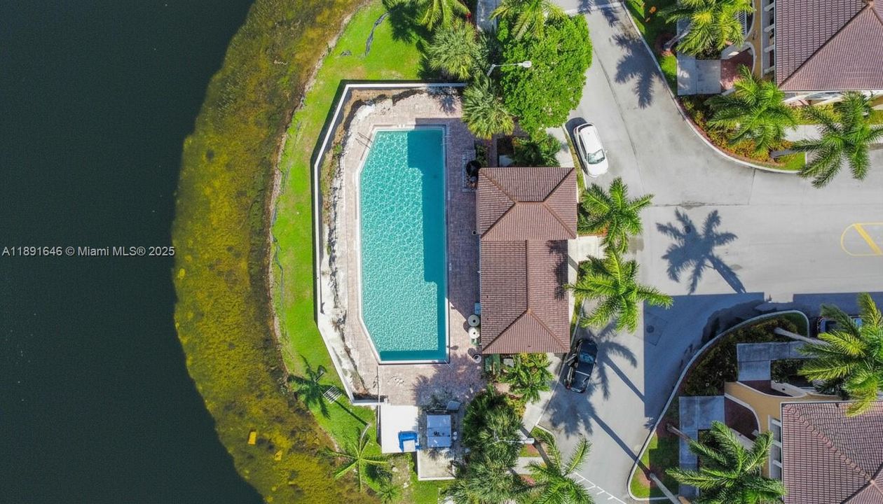 合同活跃: $430,000 (3 贝兹, 2 浴室, 1284 平方英尺)