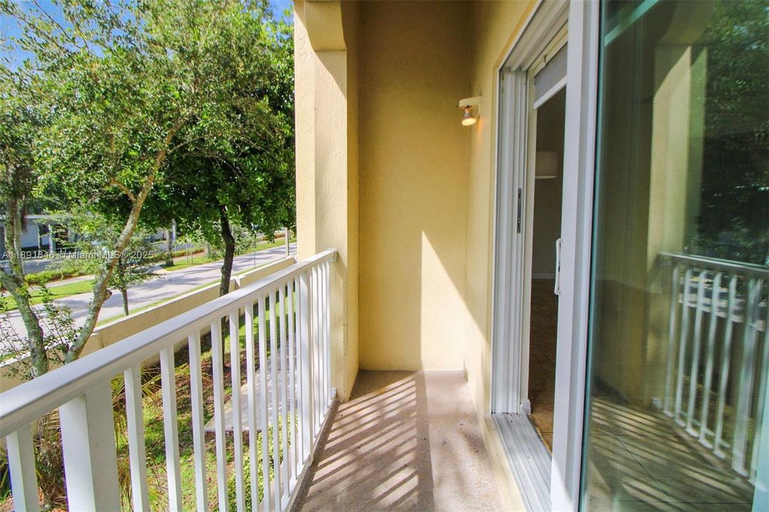 合同活跃: $430,000 (3 贝兹, 2 浴室, 1284 平方英尺)