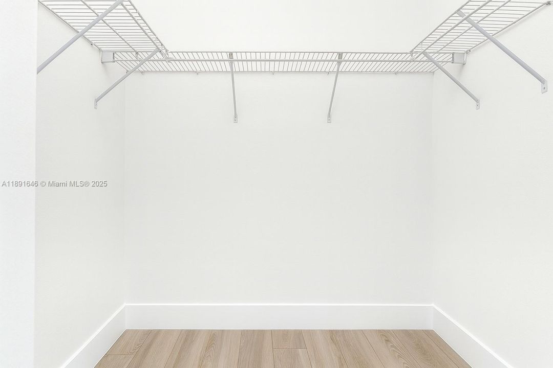 合同活跃: $430,000 (3 贝兹, 2 浴室, 1284 平方英尺)