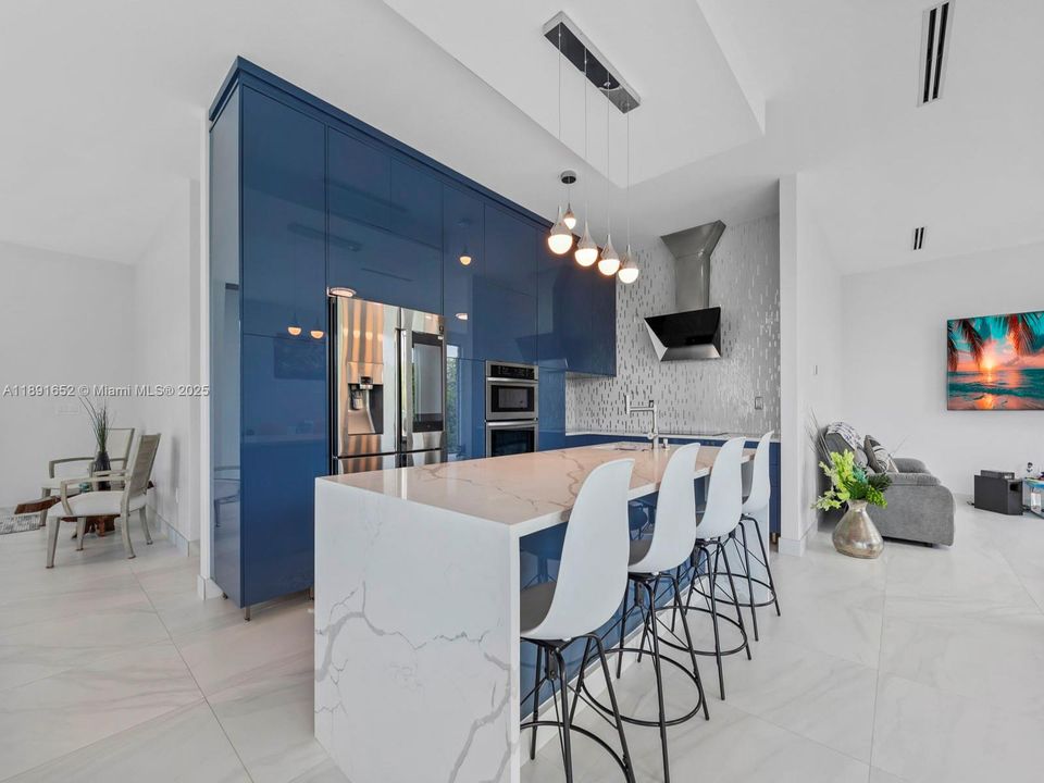 For Sale: $3,085,000 (5 beds, 4 baths, 2463 Square Feet)