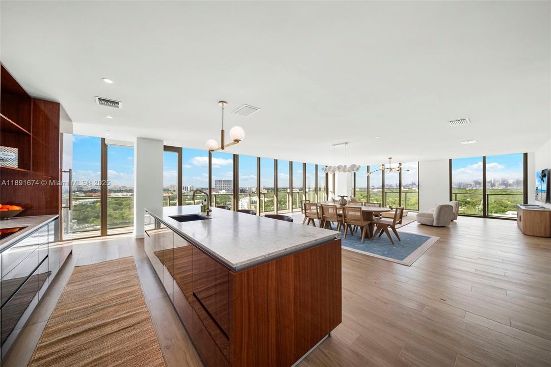 Activo con contrato: $45,000 (5 camas, 4 baños, 4410 Pies cuadrados)