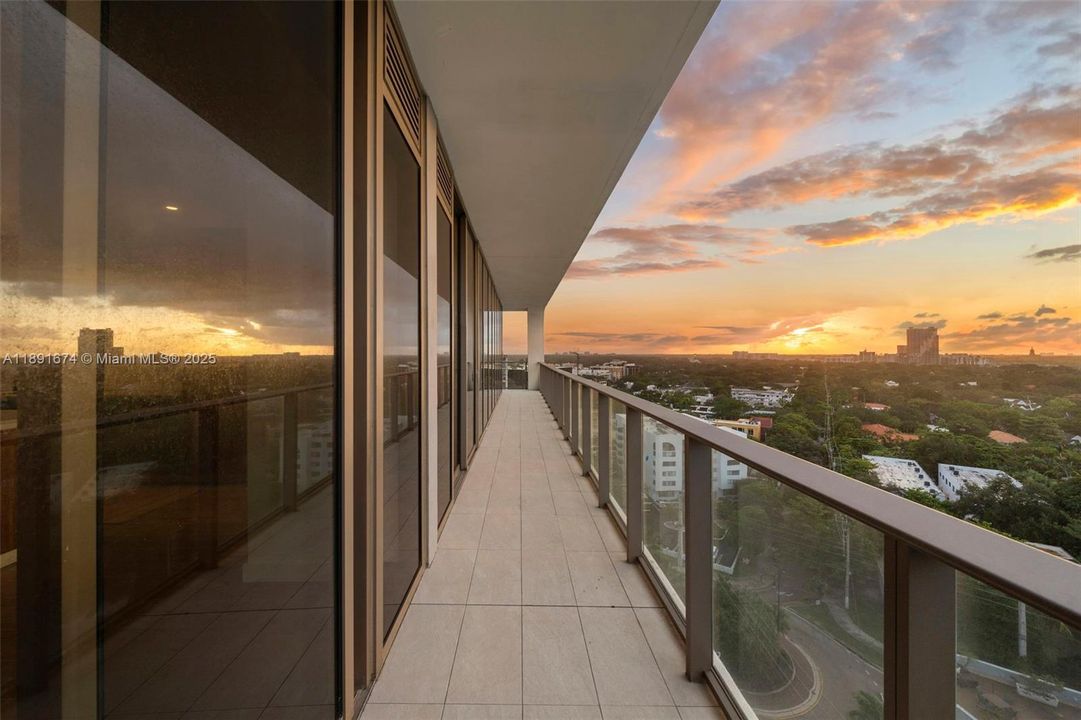 Activo con contrato: $45,000 (5 camas, 4 baños, 4410 Pies cuadrados)