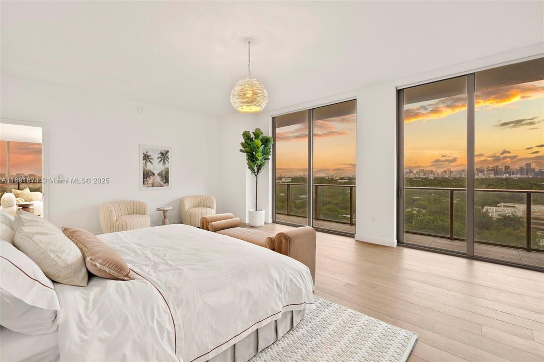 Activo con contrato: $45,000 (5 camas, 4 baños, 4410 Pies cuadrados)