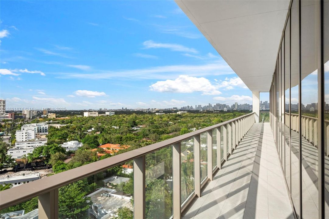 Activo con contrato: $45,000 (5 camas, 4 baños, 4410 Pies cuadrados)