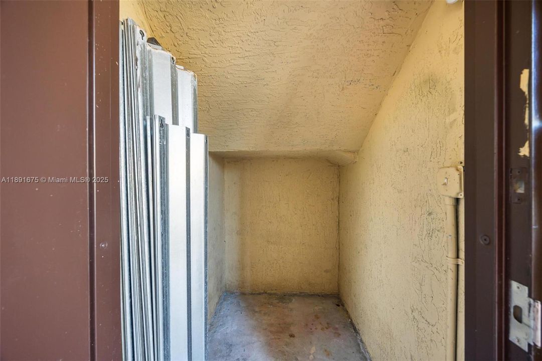 待售: $209,000 (2 贝兹, 2 浴室, 920 平方英尺)