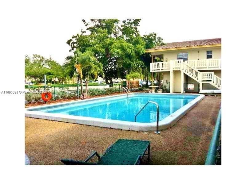 Active With Contract: $170,000 (2 beds, 2 baths, 1167 Square Feet)