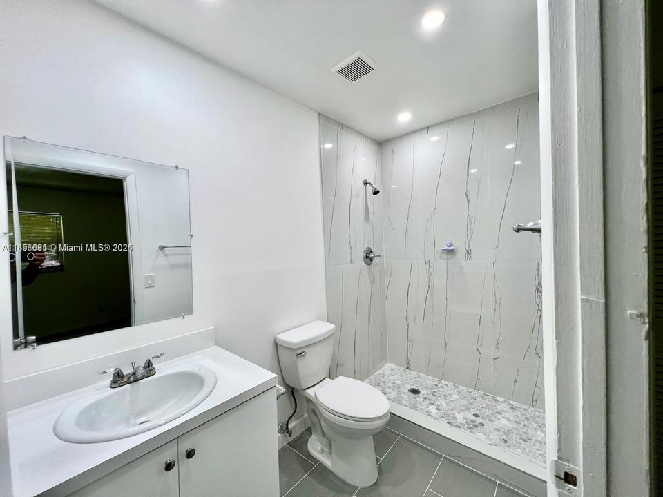 Active With Contract: $170,000 (2 beds, 2 baths, 1167 Square Feet)