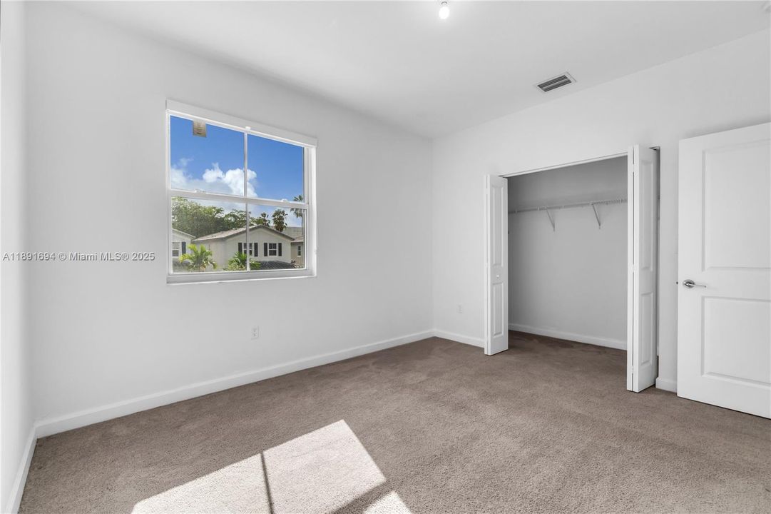 待售: $535,000 (4 贝兹, 3 浴室, 2451 平方英尺)