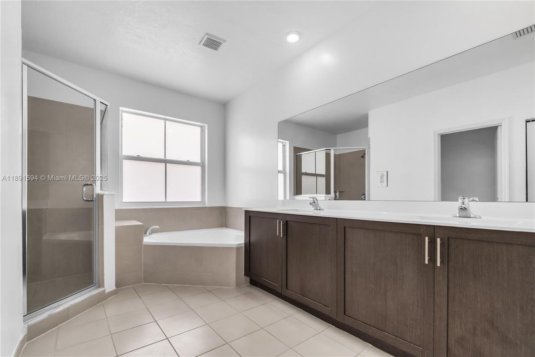 待售: $535,000 (4 贝兹, 3 浴室, 2451 平方英尺)