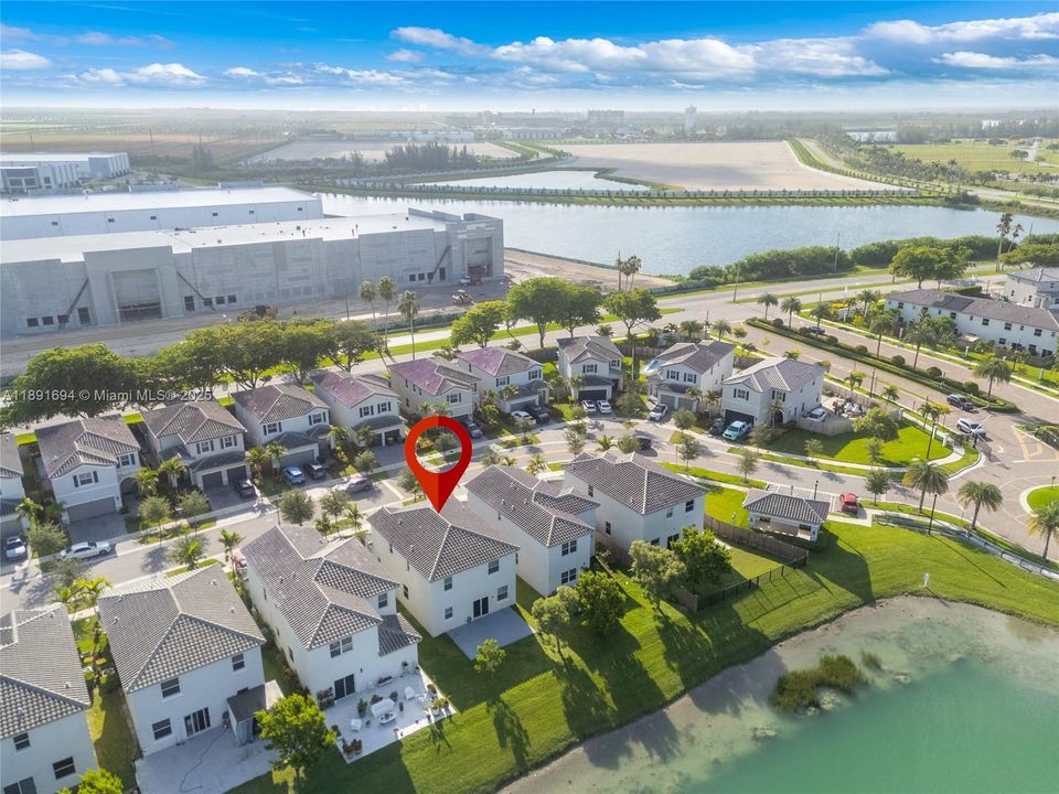 待售: $535,000 (4 贝兹, 3 浴室, 2451 平方英尺)