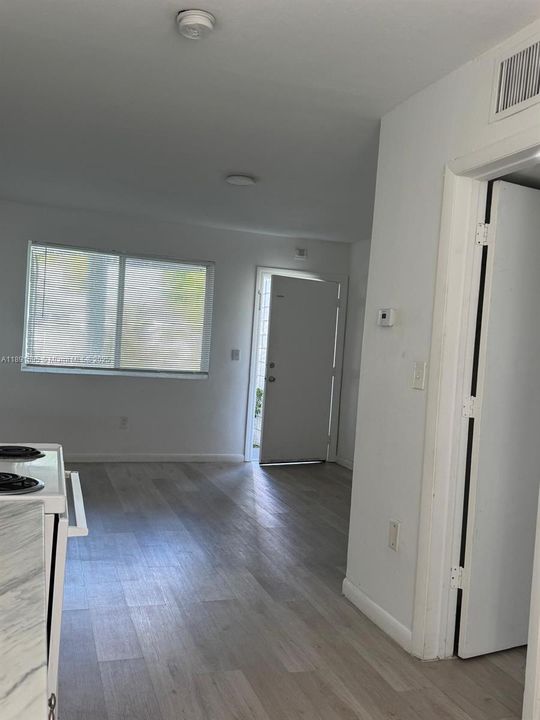 En Renta: $1,320 (0 camas, 1 baños, 6702 Pies cuadrados)