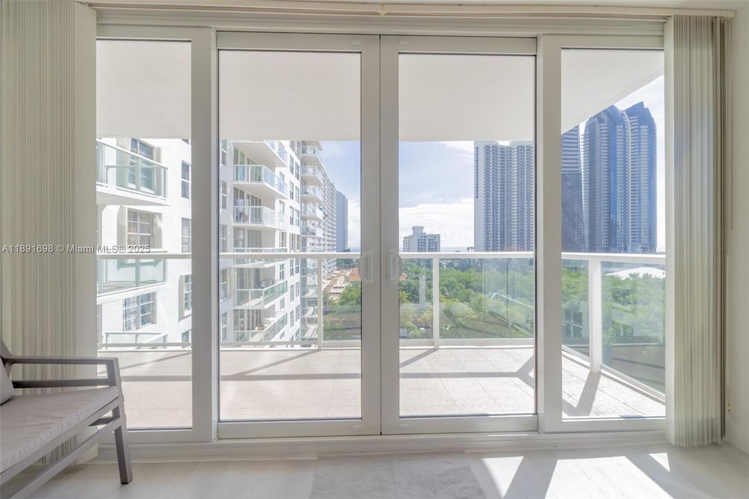 Под контрактом: $479,900 (2 спален, 2 ванн, 1286 Квадратных фут)