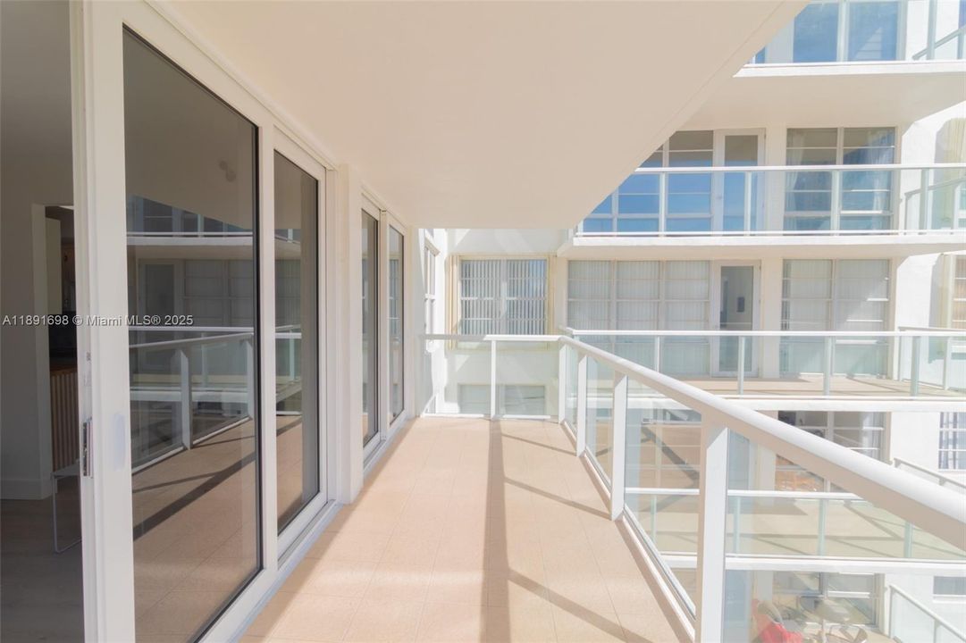 Под контрактом: $479,900 (2 спален, 2 ванн, 1286 Квадратных фут)