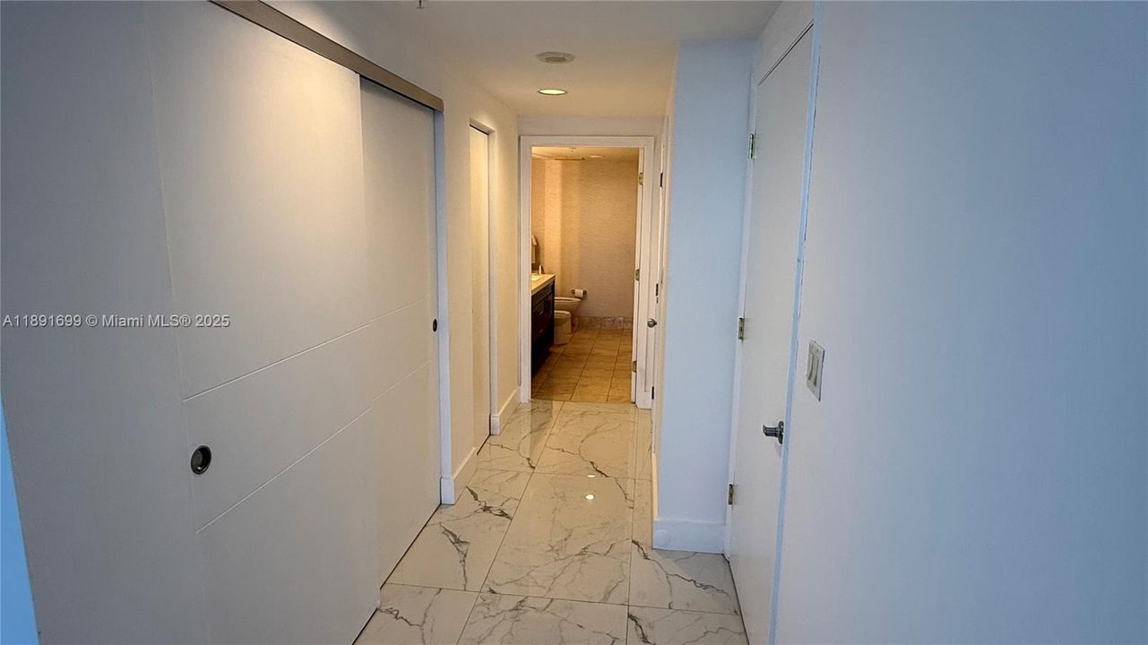 Active With Contract: $7,500 (2 beds, 2 baths, 1470 Square Feet)