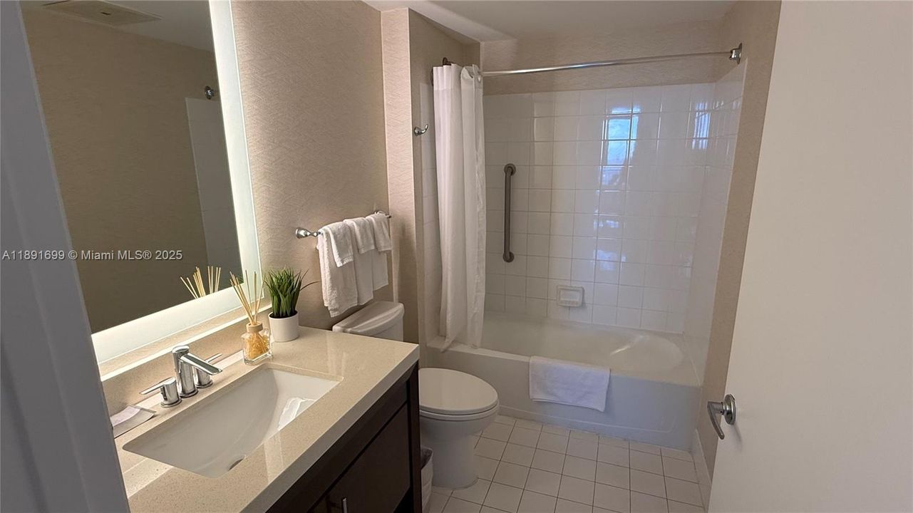 Active With Contract: $7,500 (2 beds, 2 baths, 1470 Square Feet)