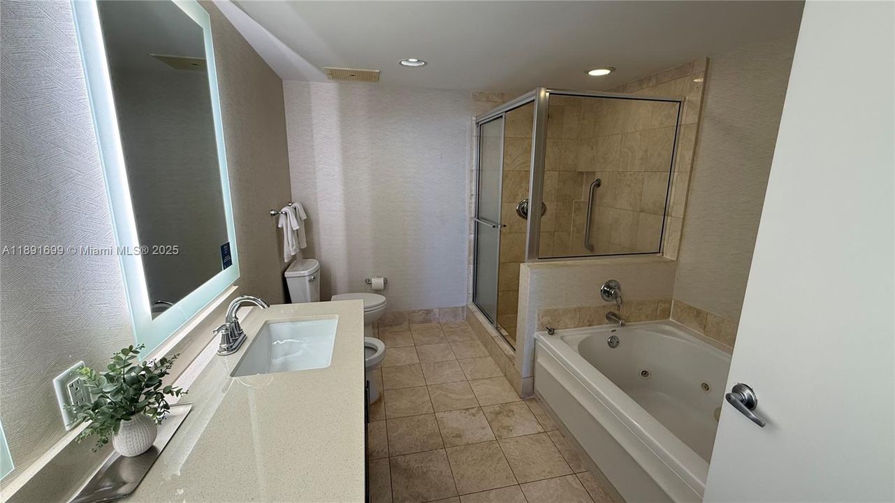 Active With Contract: $7,500 (2 beds, 2 baths, 1470 Square Feet)