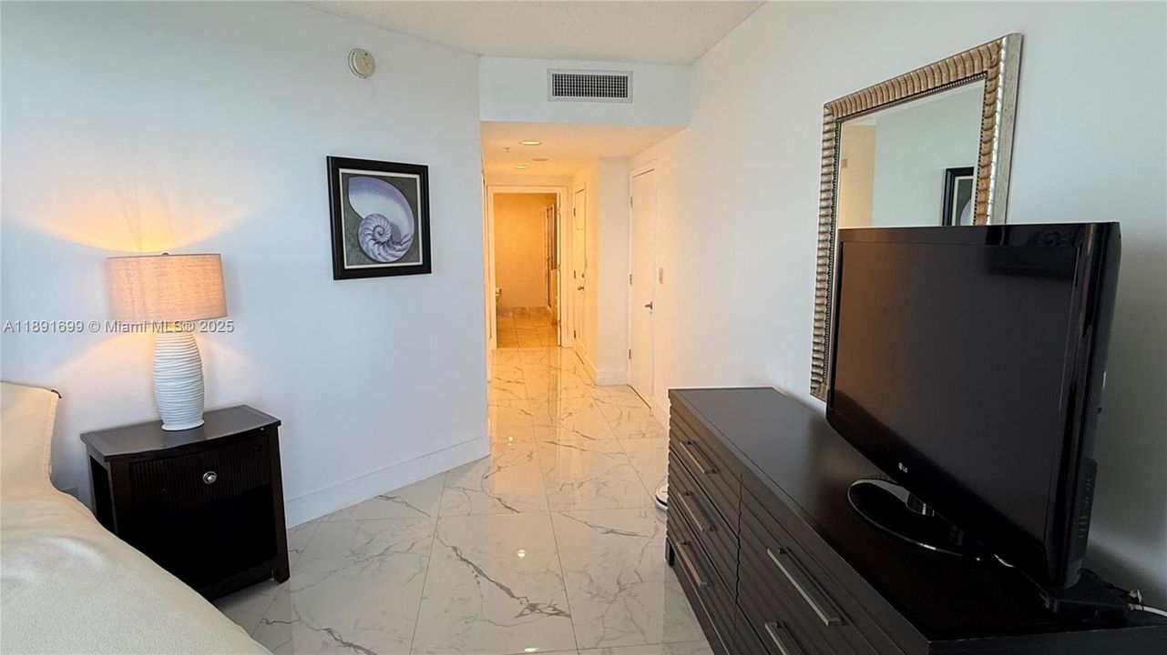 Active With Contract: $7,500 (2 beds, 2 baths, 1470 Square Feet)