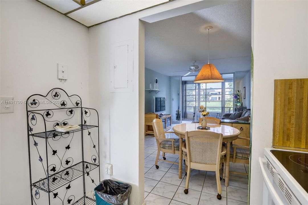 На продажу: $59,500 (1 спален, 1 ванн, 620 Квадратных фут)