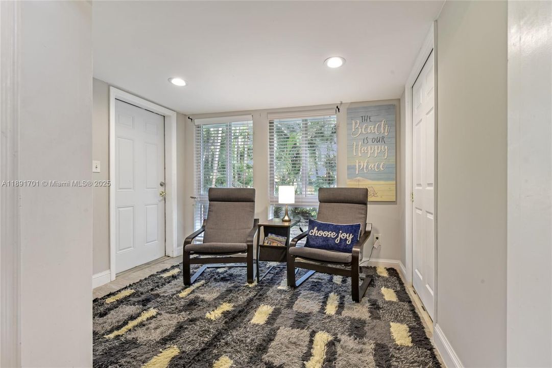 出租: $5,000 (3 贝兹, 3 浴室, 2735 平方英尺)