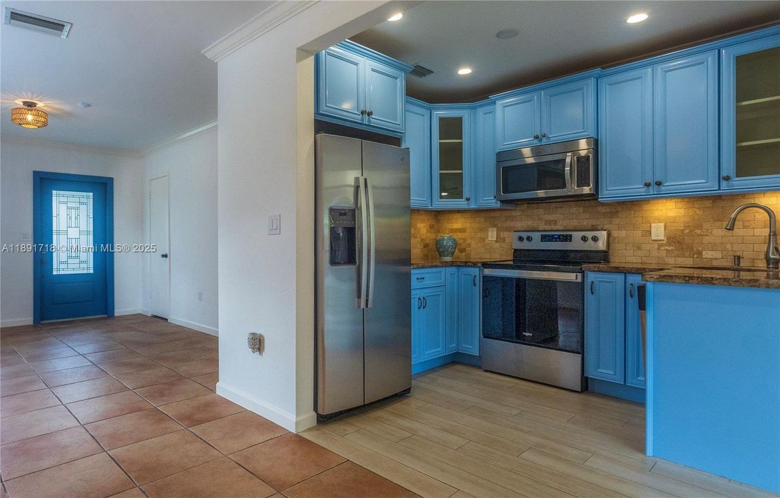 Recientemente alquilado: $3,600 (3 camas, 2 baños, 1103 Pies cuadrados)