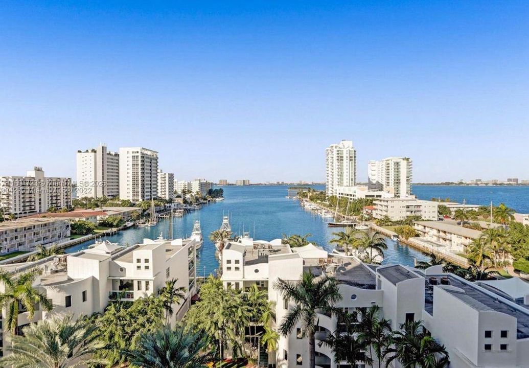 Active With Contract: $3,550 (2 beds, 2 baths, 1223 Square Feet)