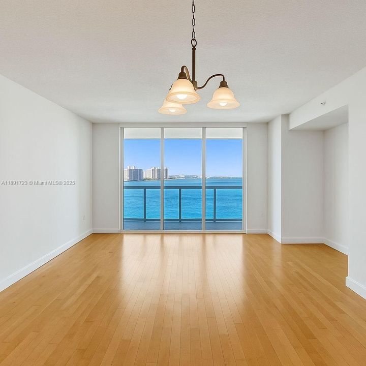 Active With Contract: $3,550 (2 beds, 2 baths, 1223 Square Feet)