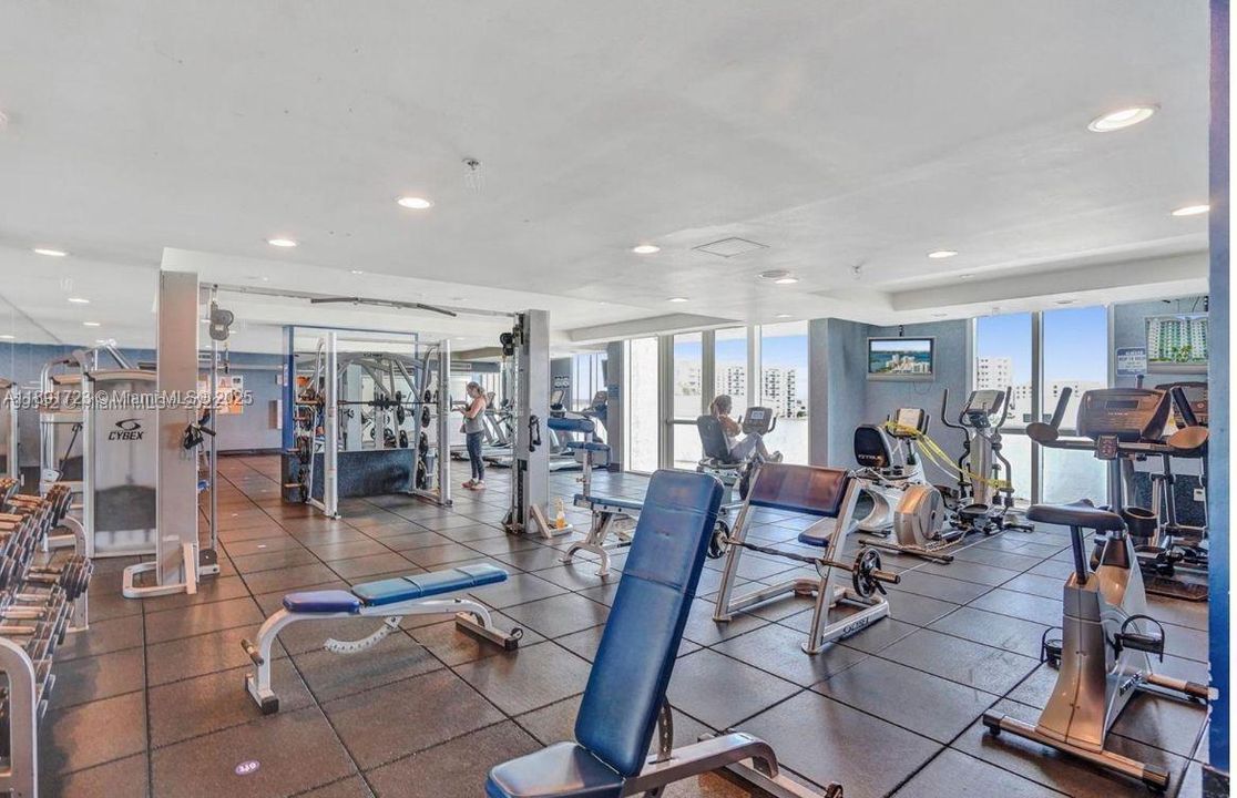 Active With Contract: $3,550 (2 beds, 2 baths, 1223 Square Feet)