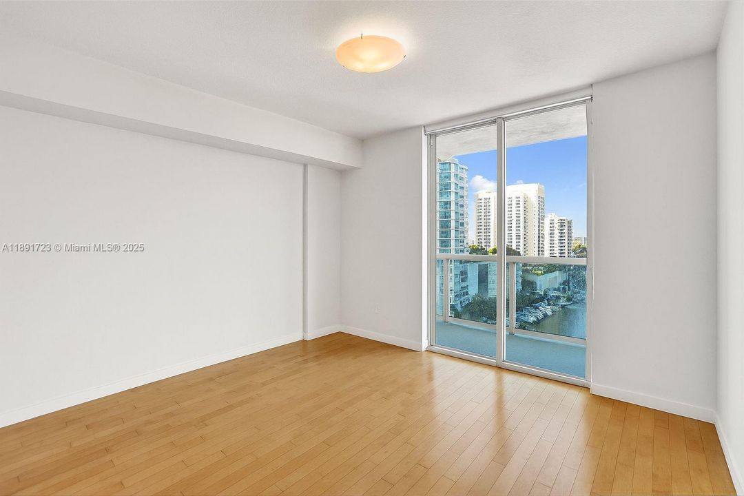Active With Contract: $3,550 (2 beds, 2 baths, 1223 Square Feet)