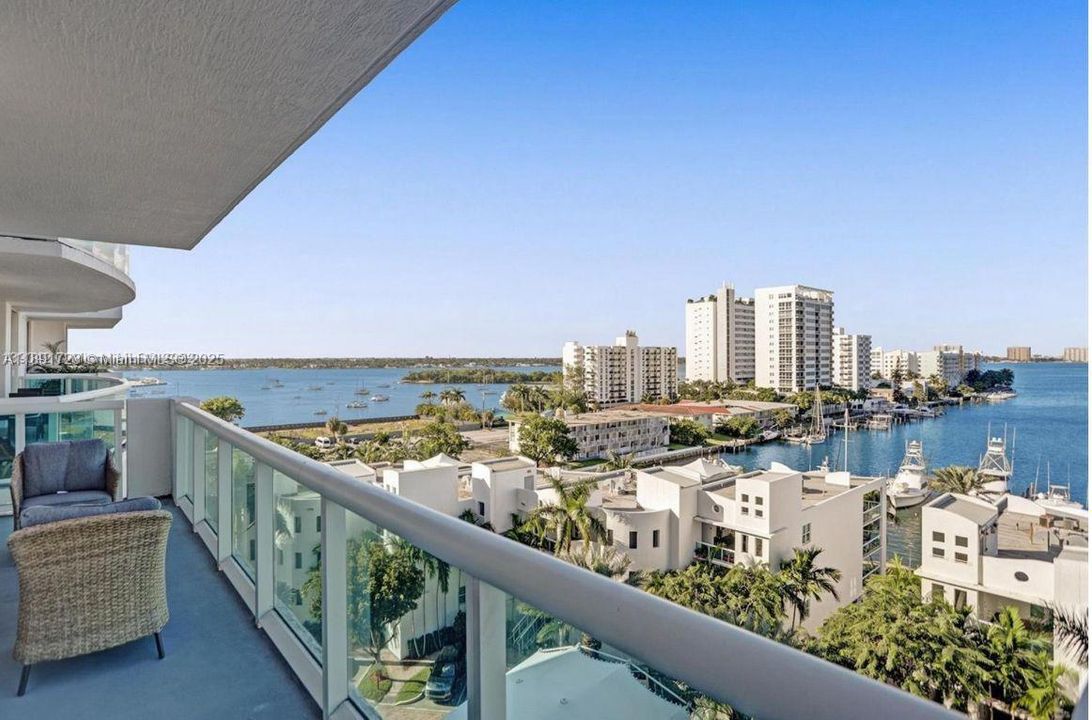 Active With Contract: $3,550 (2 beds, 2 baths, 1223 Square Feet)