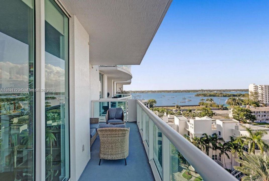 Active With Contract: $3,550 (2 beds, 2 baths, 1223 Square Feet)