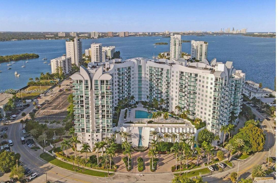 Active With Contract: $3,550 (2 beds, 2 baths, 1223 Square Feet)