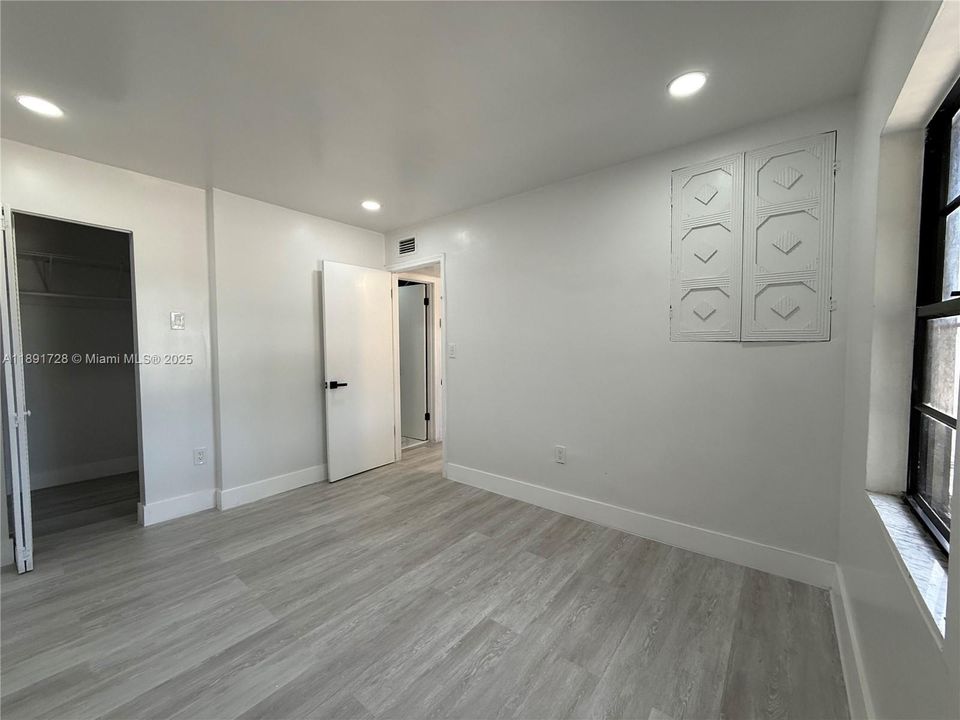 На продажу: $380,000 (3 спален, 1 ванн, 1058 Квадратных фут)