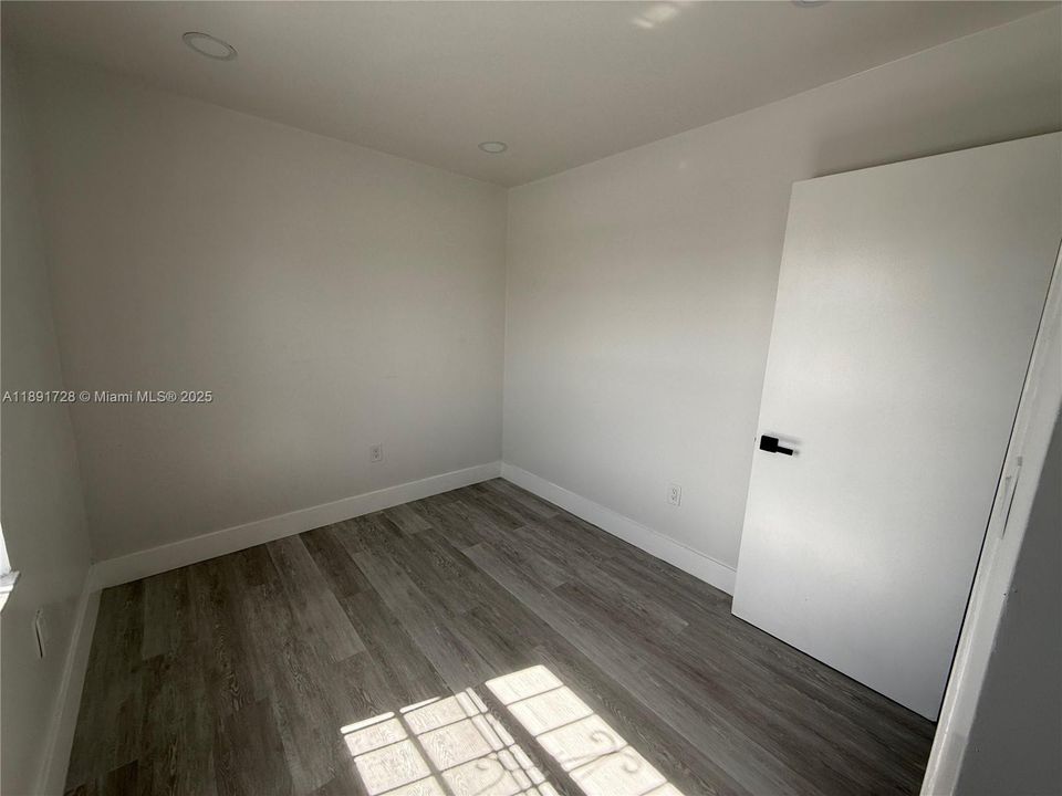 На продажу: $380,000 (3 спален, 1 ванн, 1058 Квадратных фут)