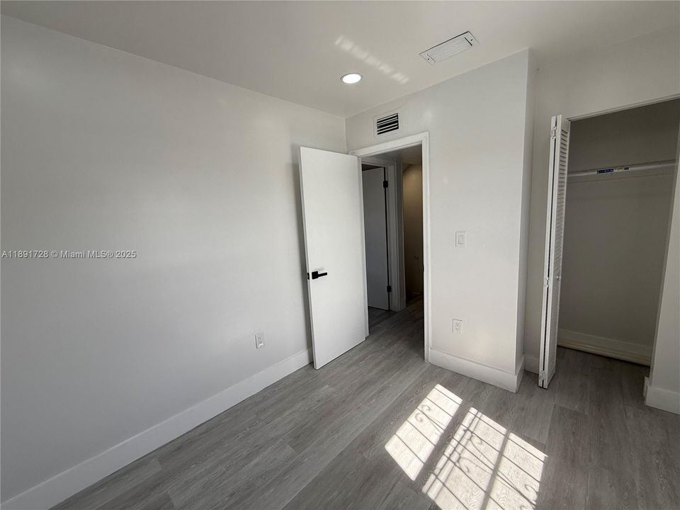 На продажу: $380,000 (3 спален, 1 ванн, 1058 Квадратных фут)