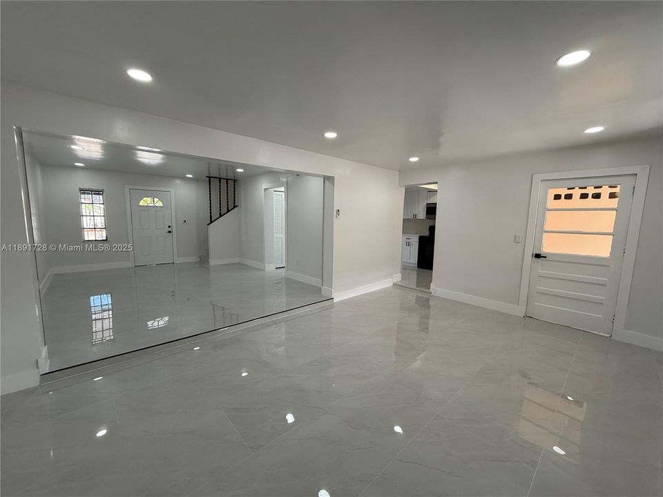 На продажу: $380,000 (3 спален, 1 ванн, 1058 Квадратных фут)