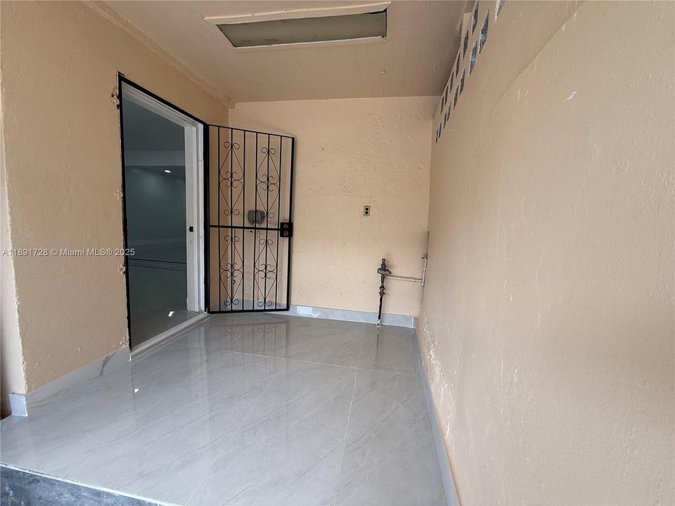 На продажу: $380,000 (3 спален, 1 ванн, 1058 Квадратных фут)