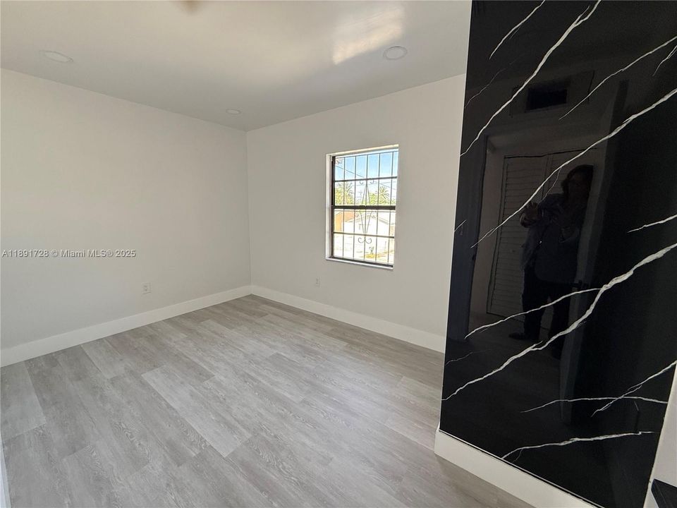 На продажу: $380,000 (3 спален, 1 ванн, 1058 Квадратных фут)