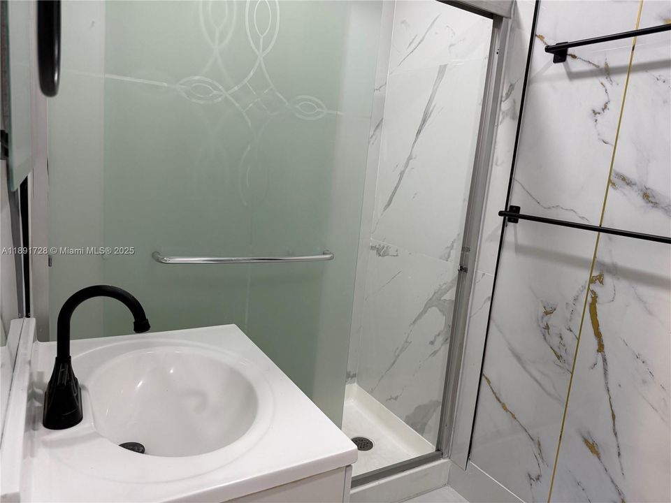 На продажу: $380,000 (3 спален, 1 ванн, 1058 Квадратных фут)