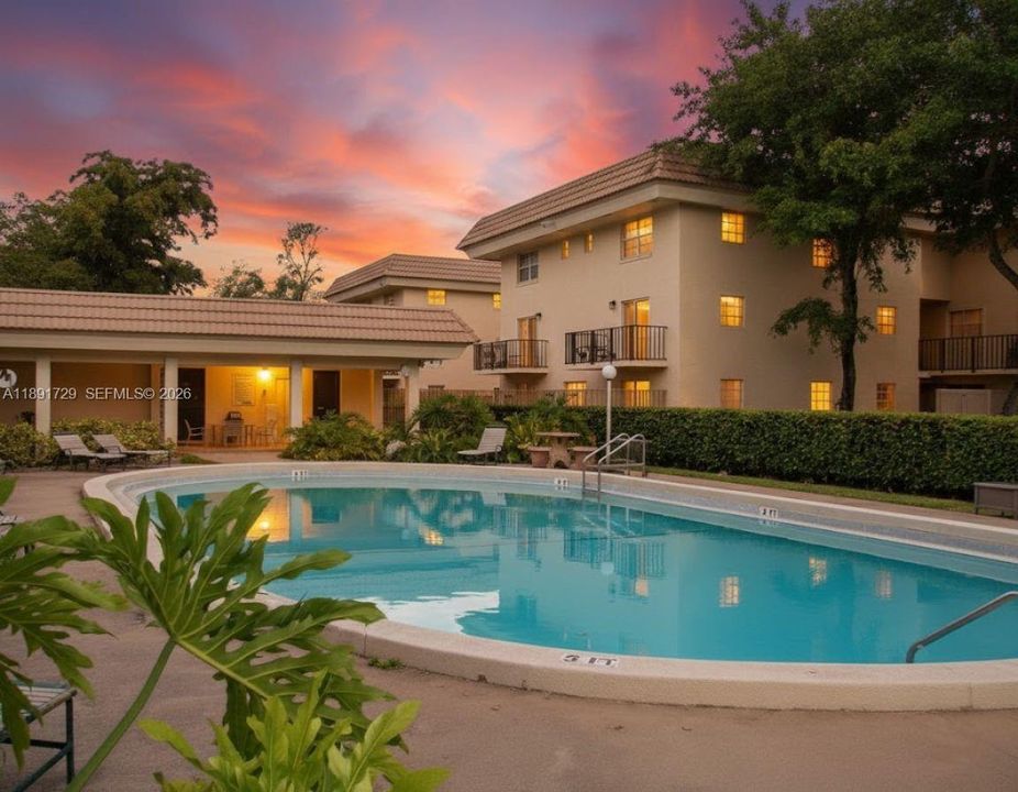 合同活跃: $210,000 (1 贝兹, 1 浴室, 801 平方英尺)