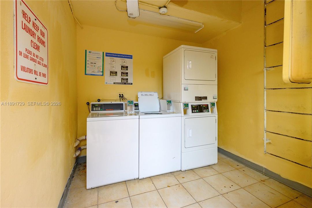 合同活跃: $210,000 (1 贝兹, 1 浴室, 801 平方英尺)