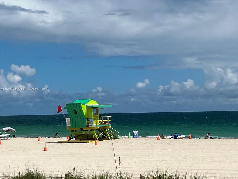 For Sale: $465,000 (1 beds, 1 baths, 410 Square Feet)