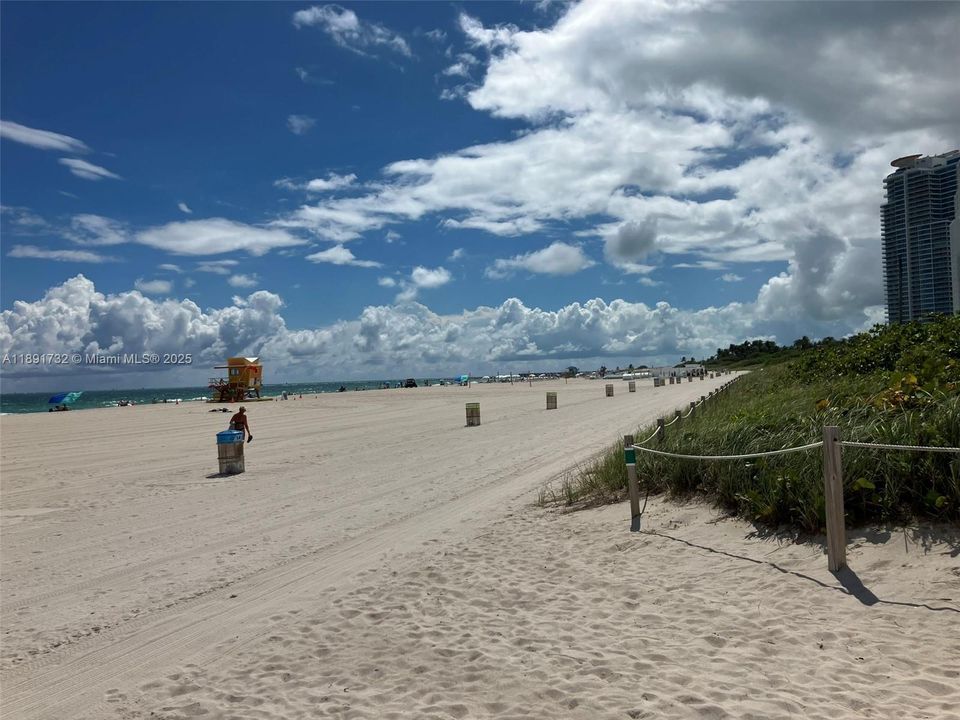 For Sale: $465,000 (1 beds, 1 baths, 410 Square Feet)