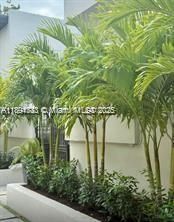 Active With Contract: $1,599 (1 beds, 1 baths, 3296 Square Feet)