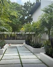 Active With Contract: $1,599 (1 beds, 1 baths, 3296 Square Feet)