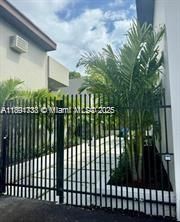 Active With Contract: $1,599 (1 beds, 1 baths, 3296 Square Feet)