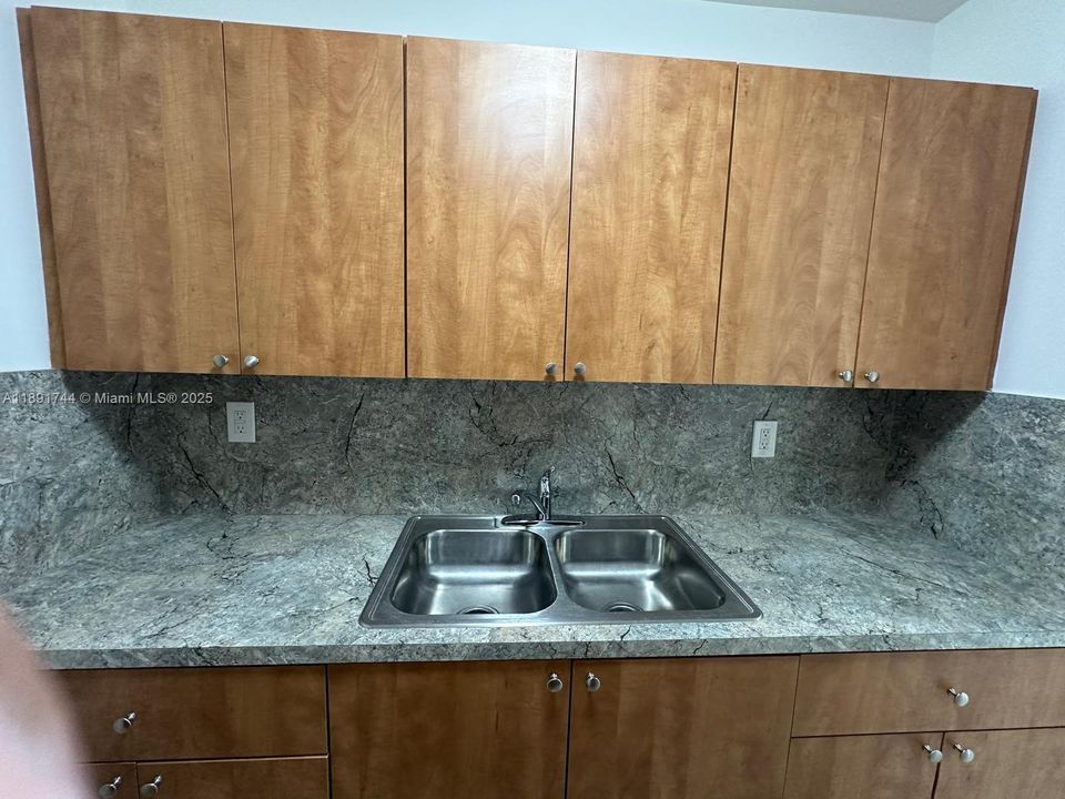 В аренду: $1,700 (1 спален, 1 ванн, 520 Квадратных фут)