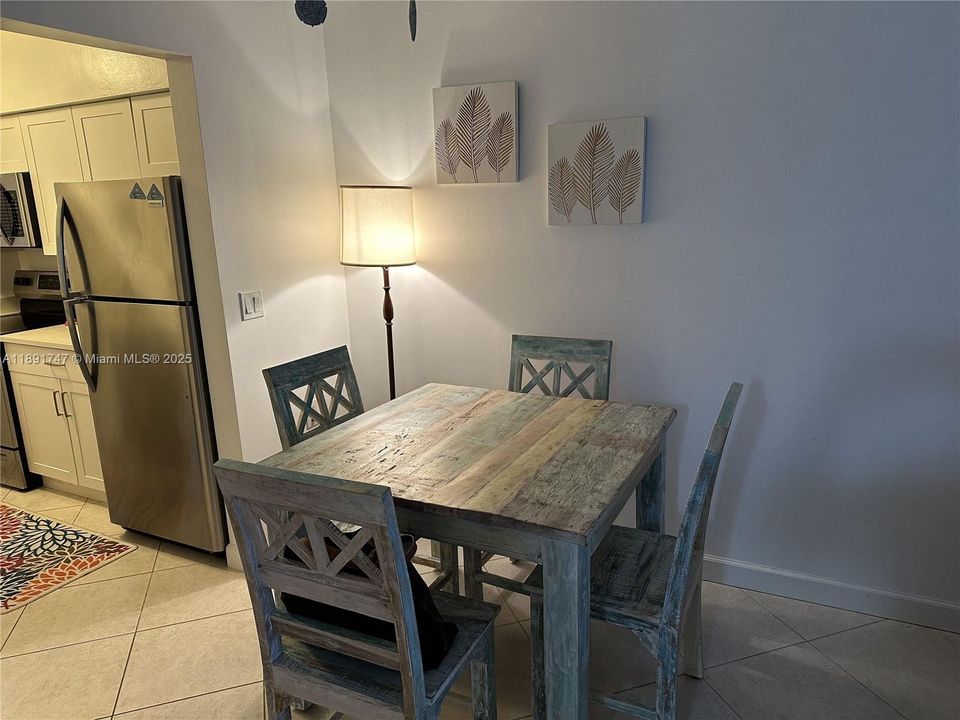 待售: $389,000 (1 贝兹, 1 浴室, 656 平方英尺)